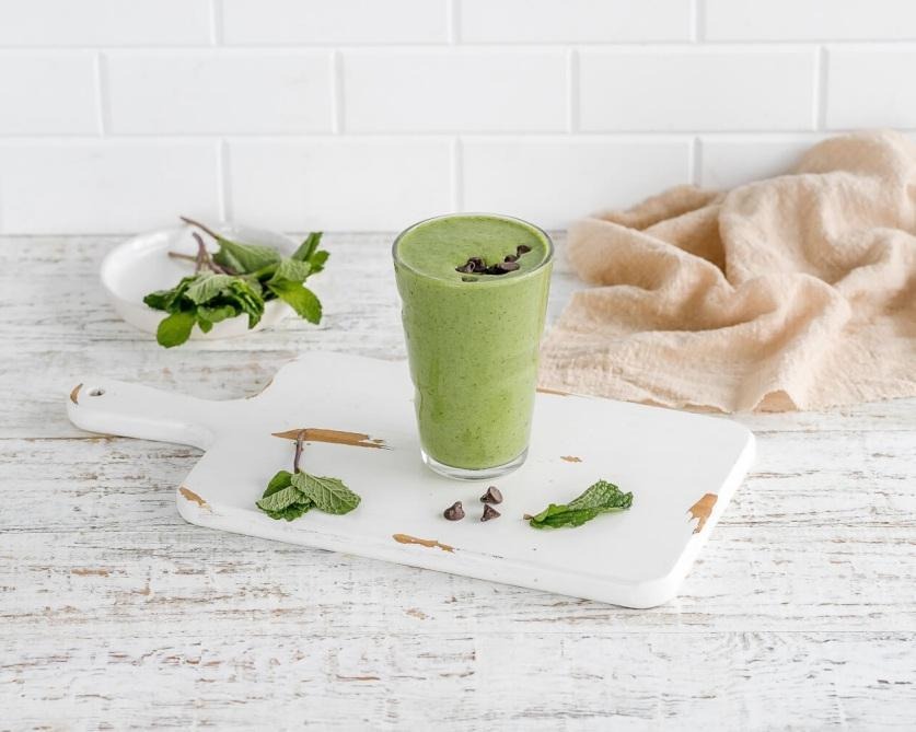 Breakfast recipes for longevity. Mint chocolate protein shake