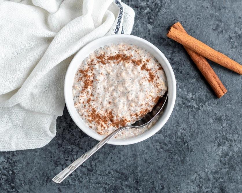 Breakfast recipes for longevity. Greek Yogurt & Cinnamon Overnight Oats
